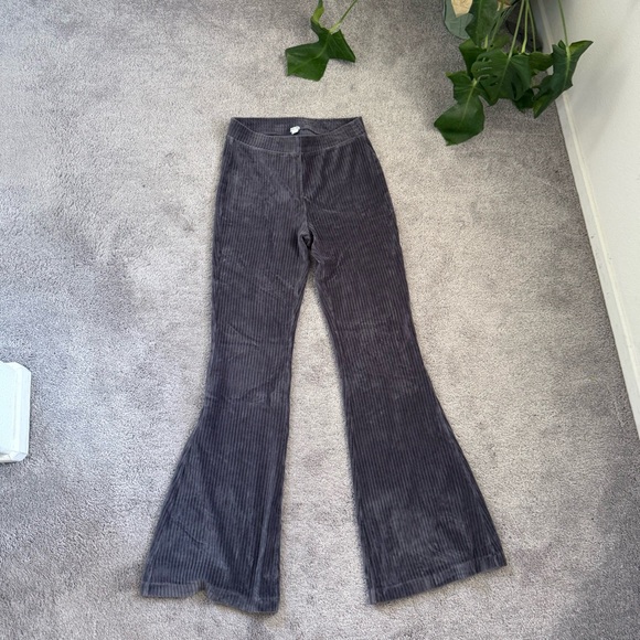 Aerie Womens  Regular Groove On Gray Ribbed Velour Flare - Picture 2 of 3